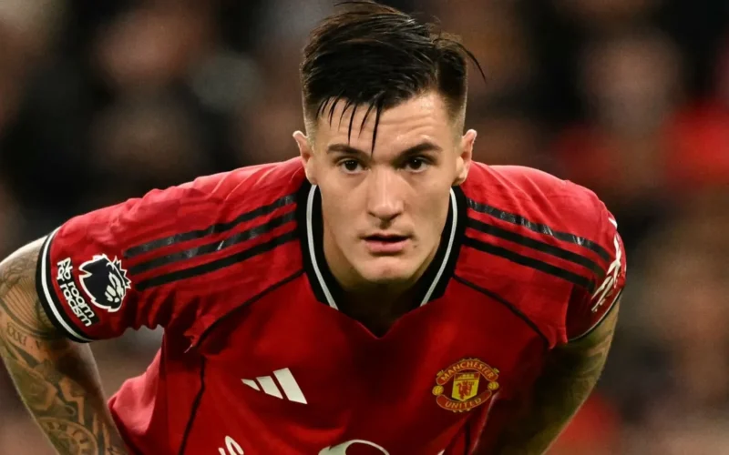 مايكل أوين ينتقد مهاجم مانشستر يونايتد ويطالب ببديل لصفقة الـ 74 مليون جنيه